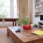 Amazing 4 Bedroom Apartment Just Off The Meadows