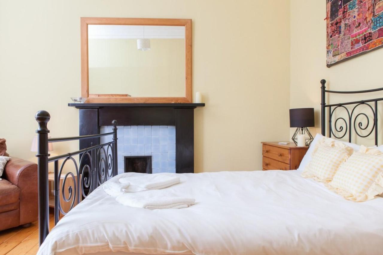 Amazing 4 Bedroom Just Off The Meadows Appartement *